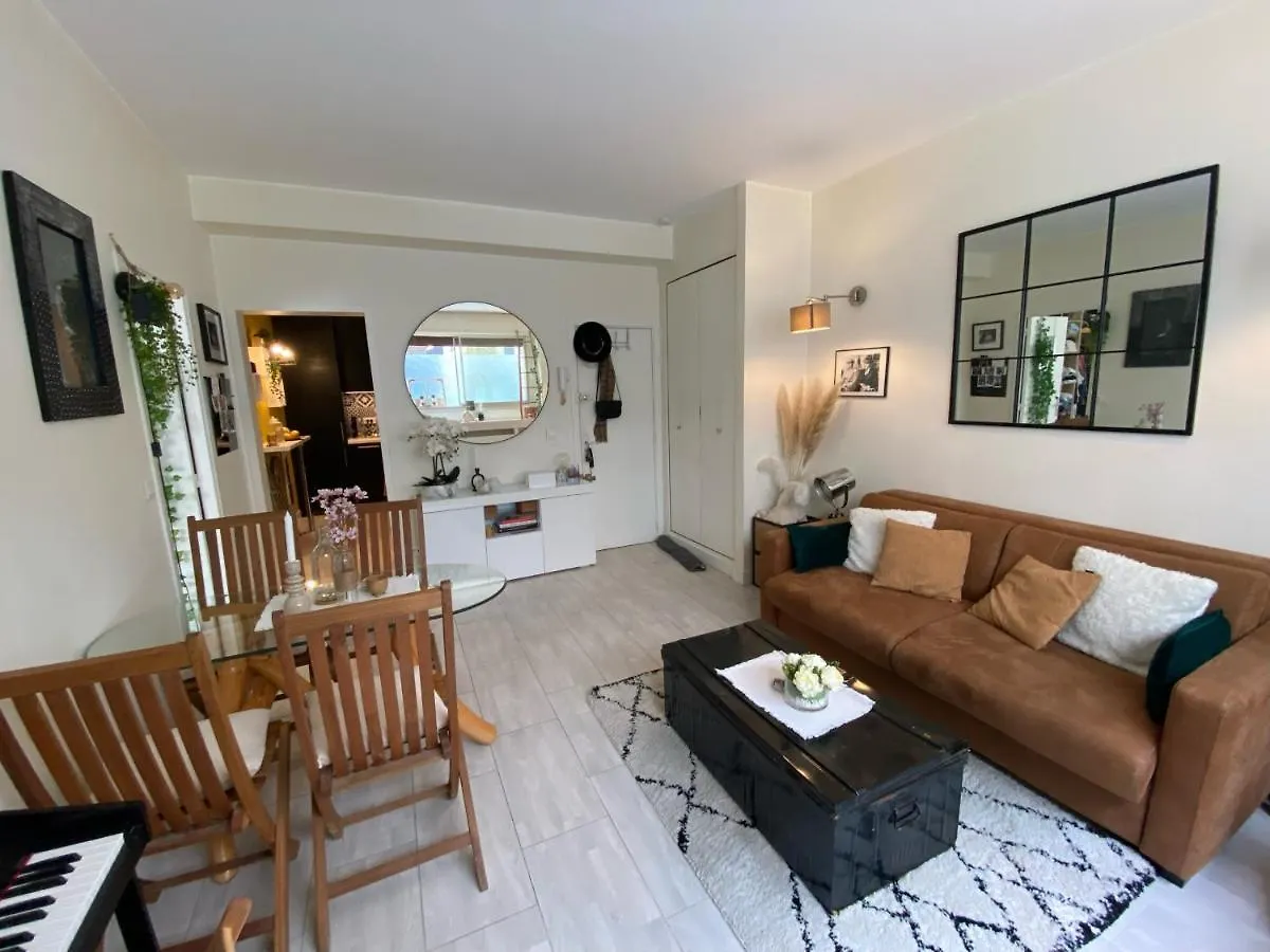 Apartment Appartement Douillet Au Coeur Du Quartier Gros Cailloux Paris